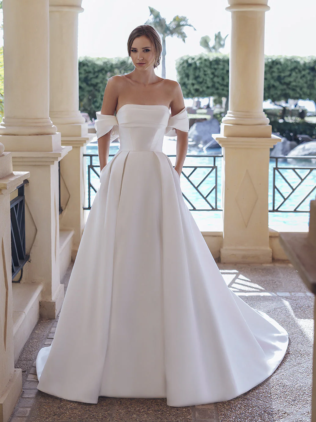 Blue by Enzoani: Sevilla