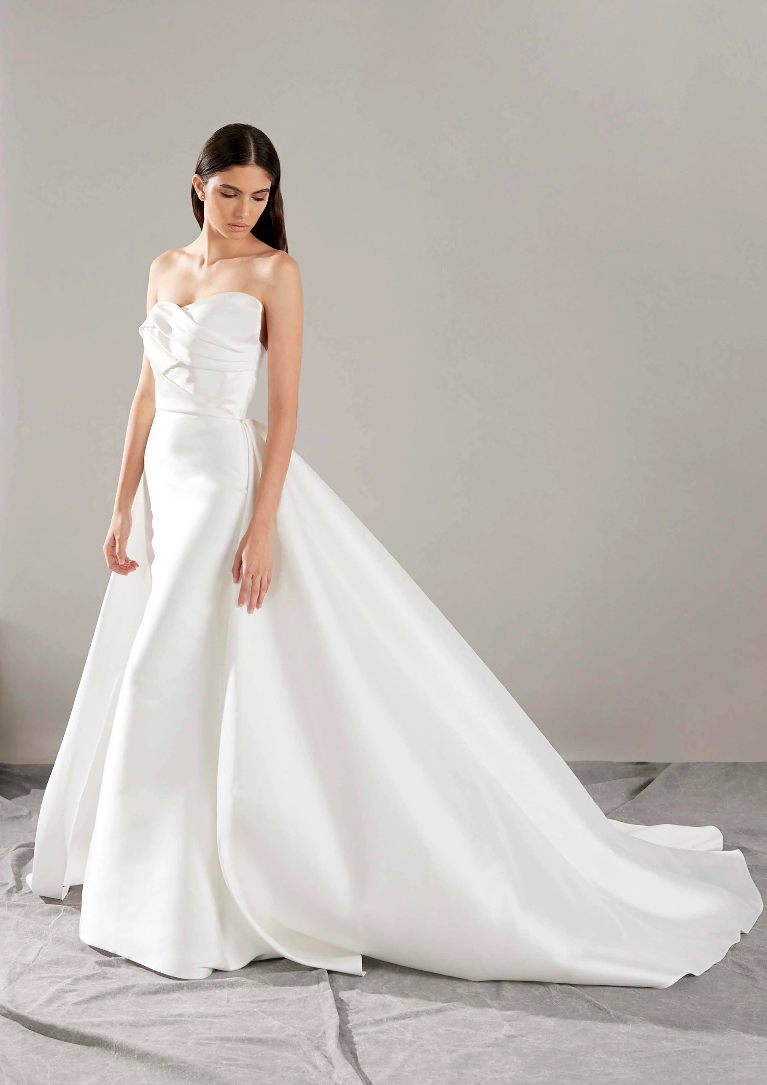 Pronovias: Arya - Image 2