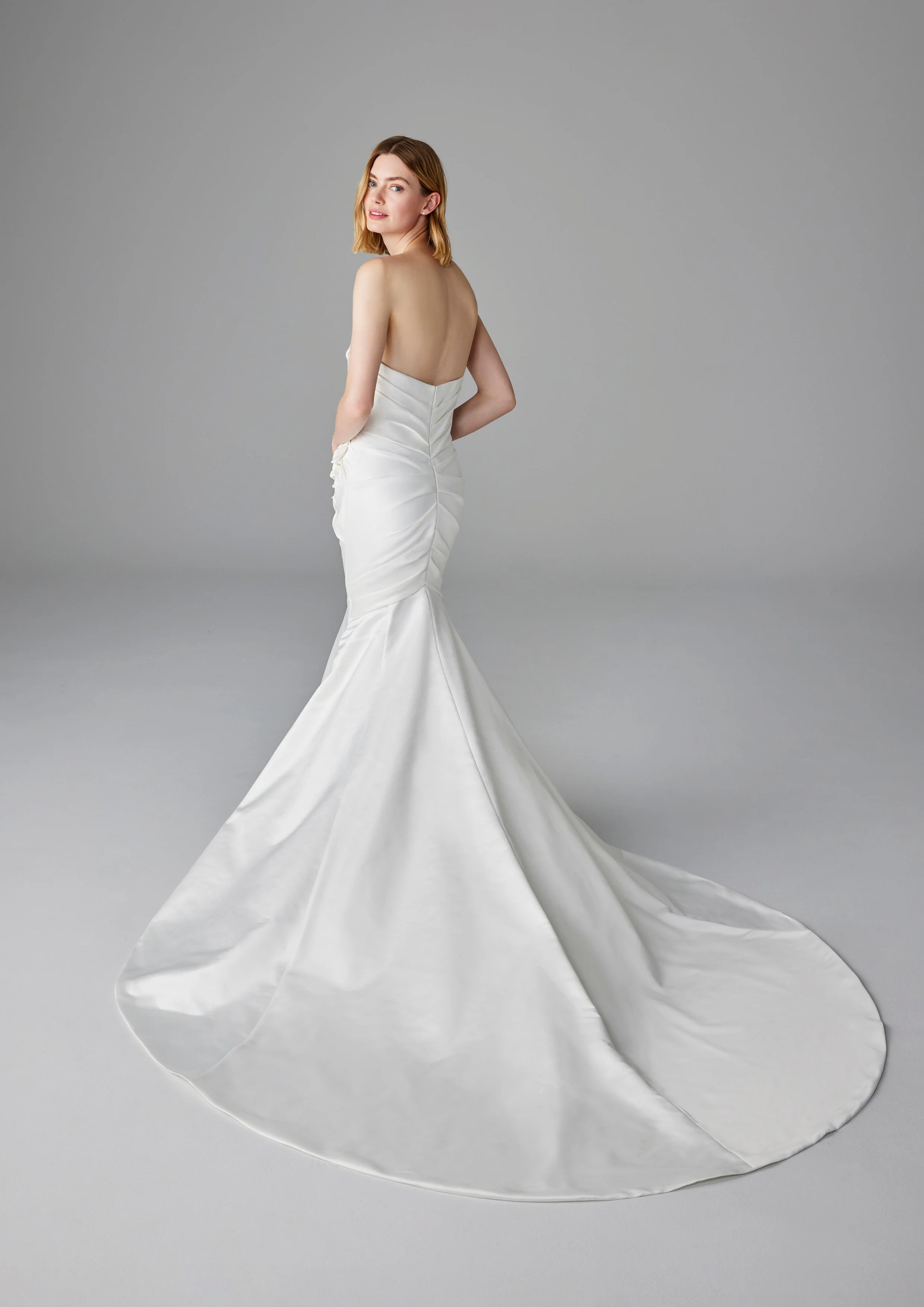 Pronovias: Bozena - Image 2