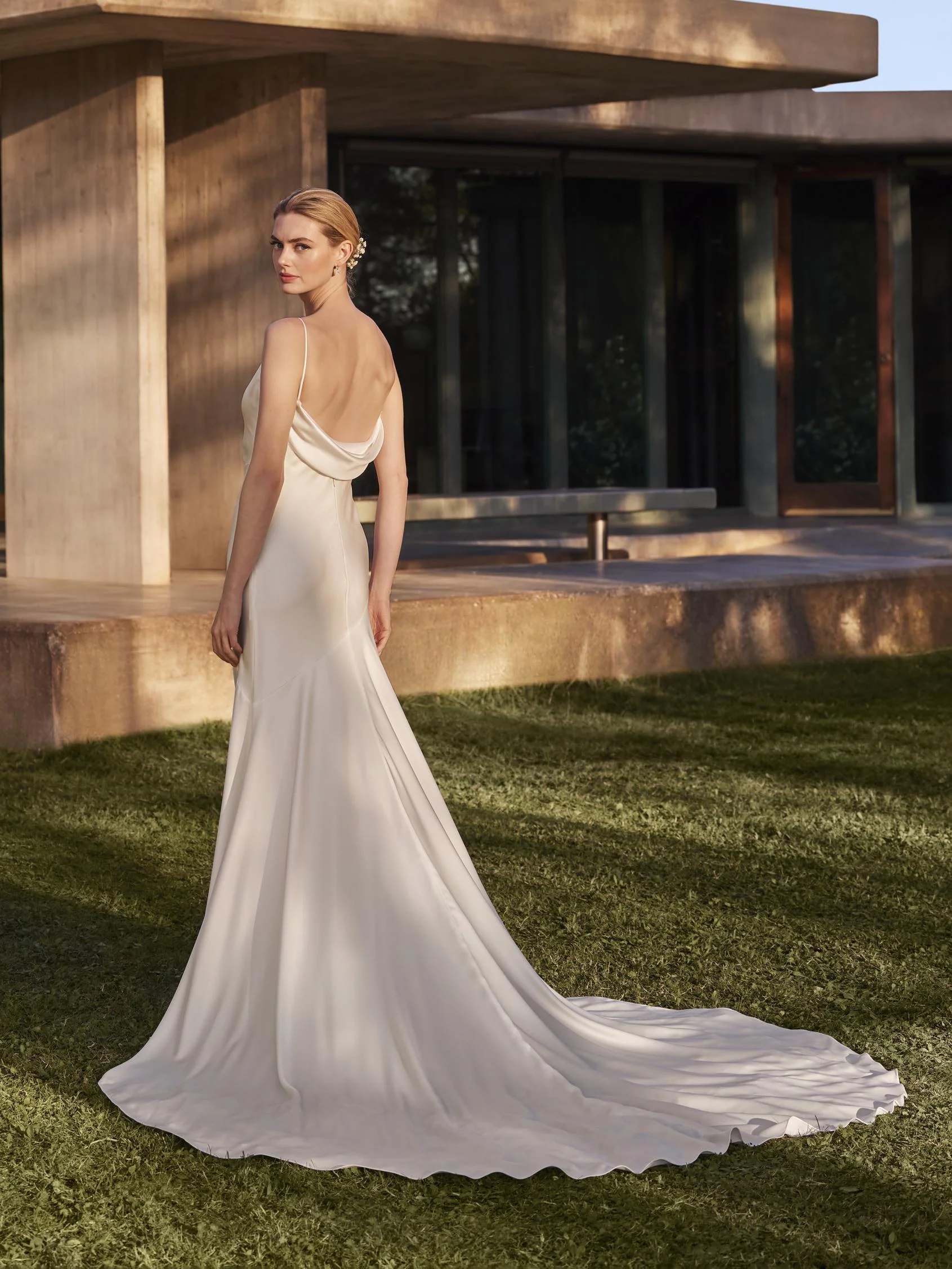 Pronovias: Carlile - Image 2