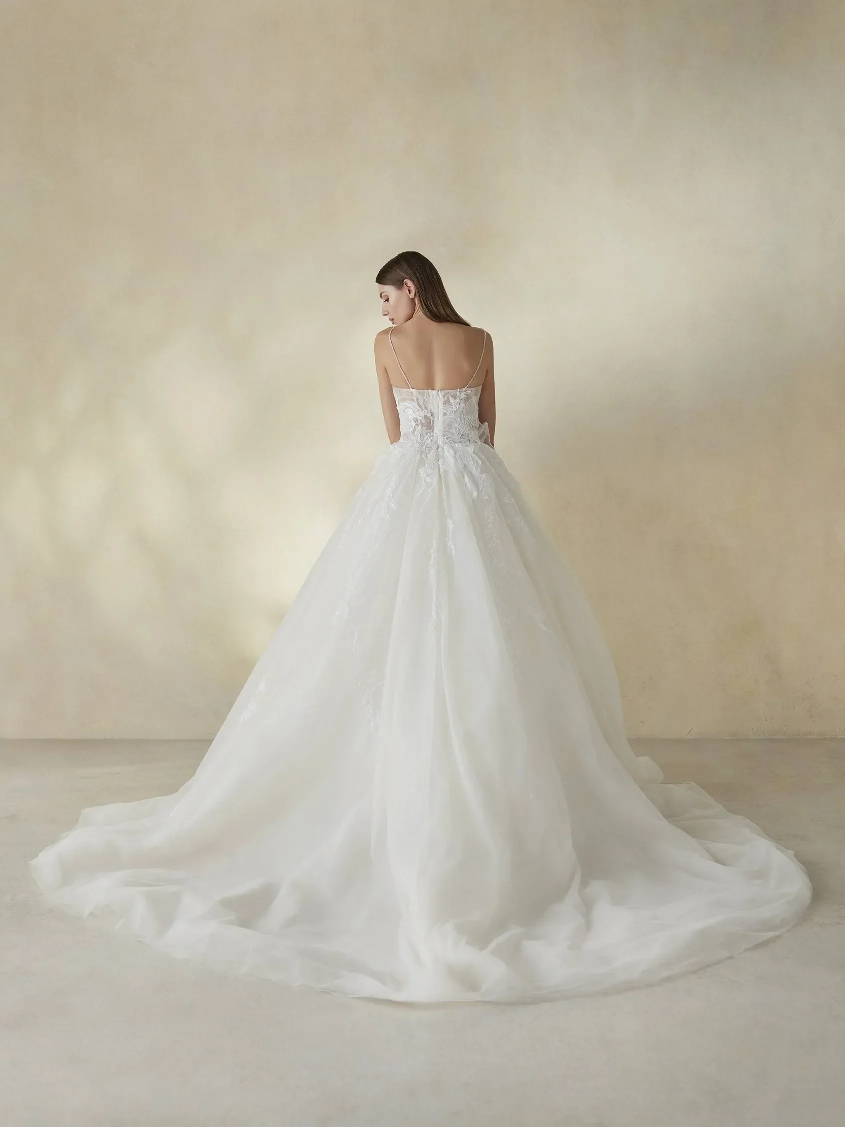 Pronovias: Daylily - Image 2