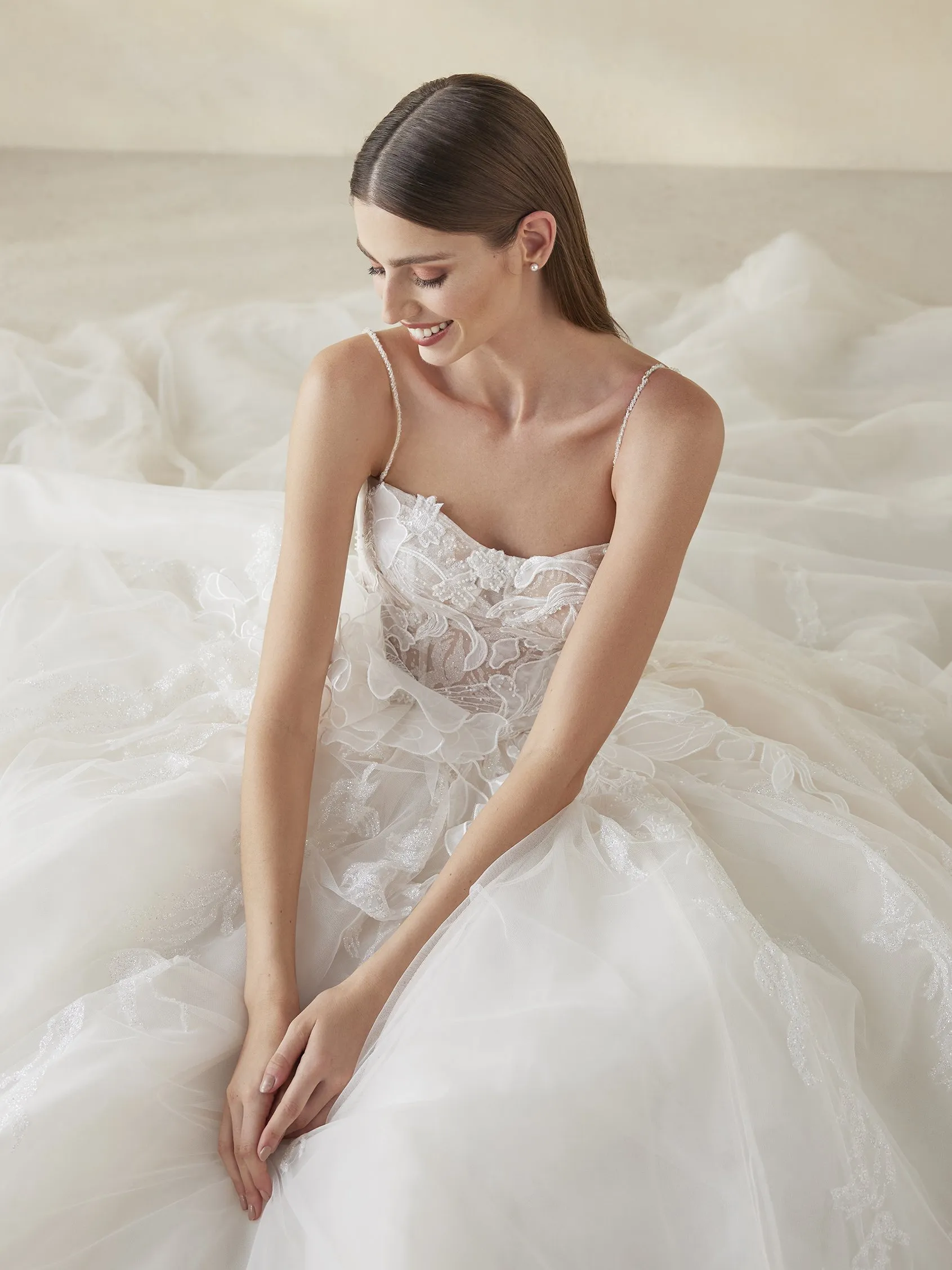Pronovias: Daylily - Image 5