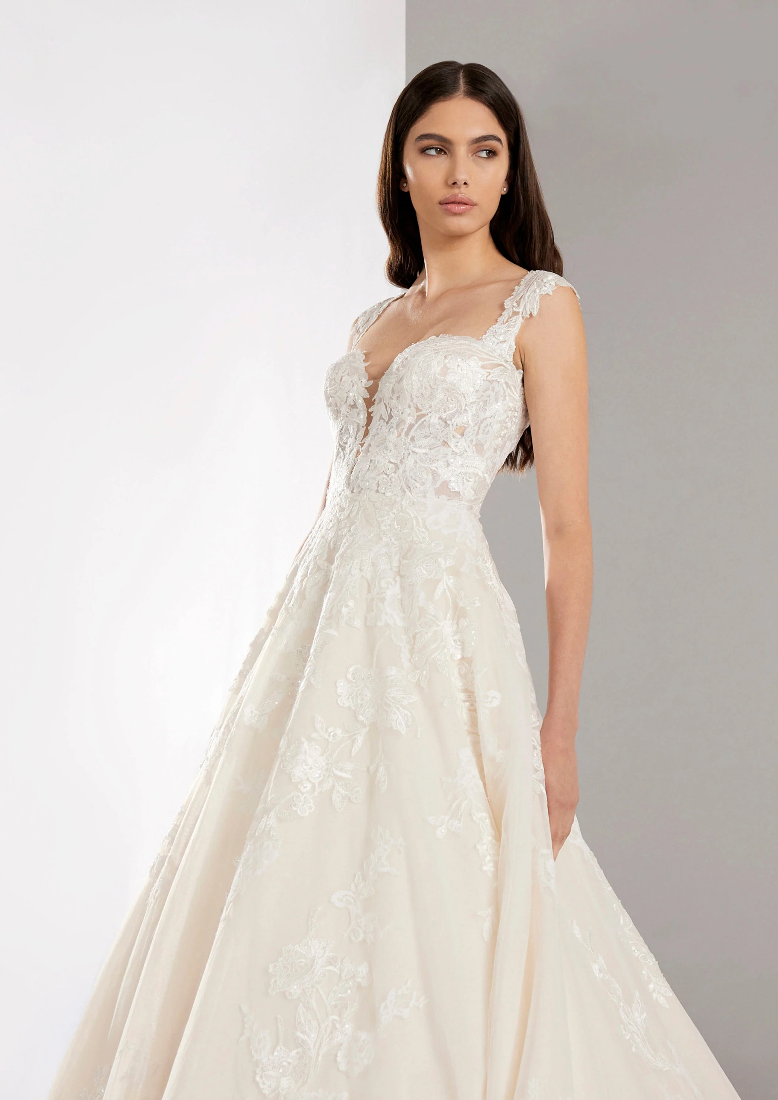 Pronovias: Ever - Image 3