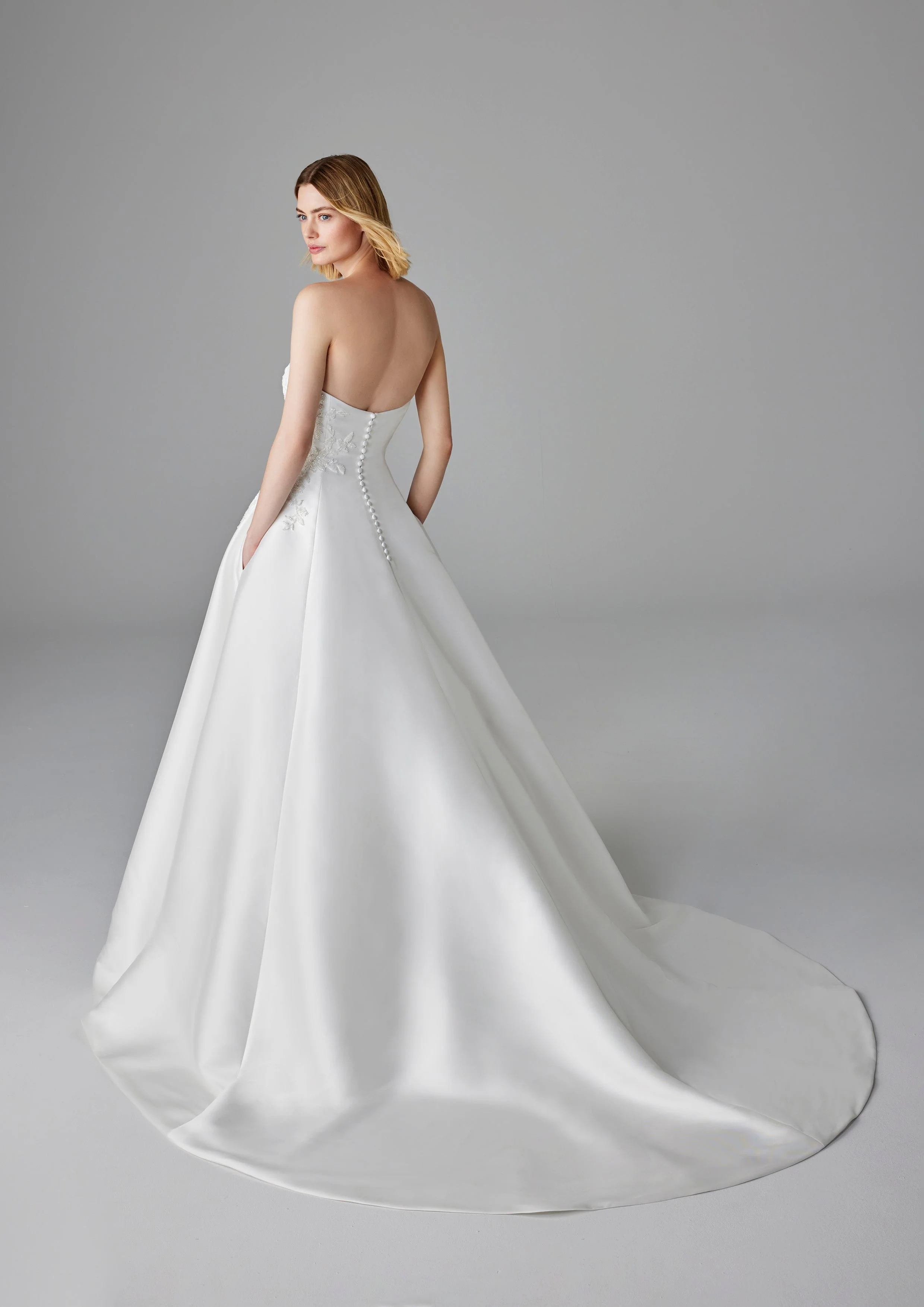 Pronovias: Galen - Image 2
