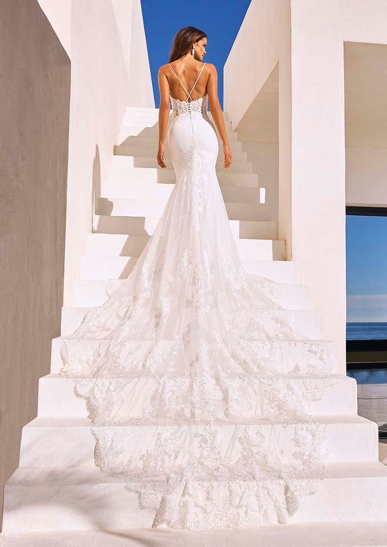 Pronovias: Izara - Image 2
