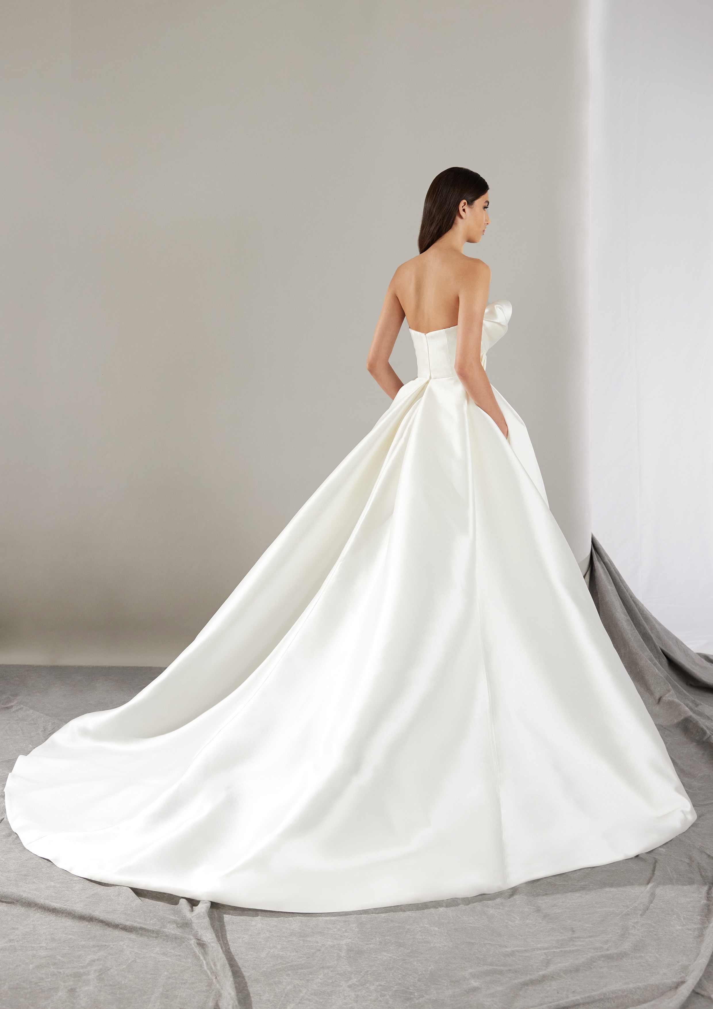Pronovias: Khloe - Image 3