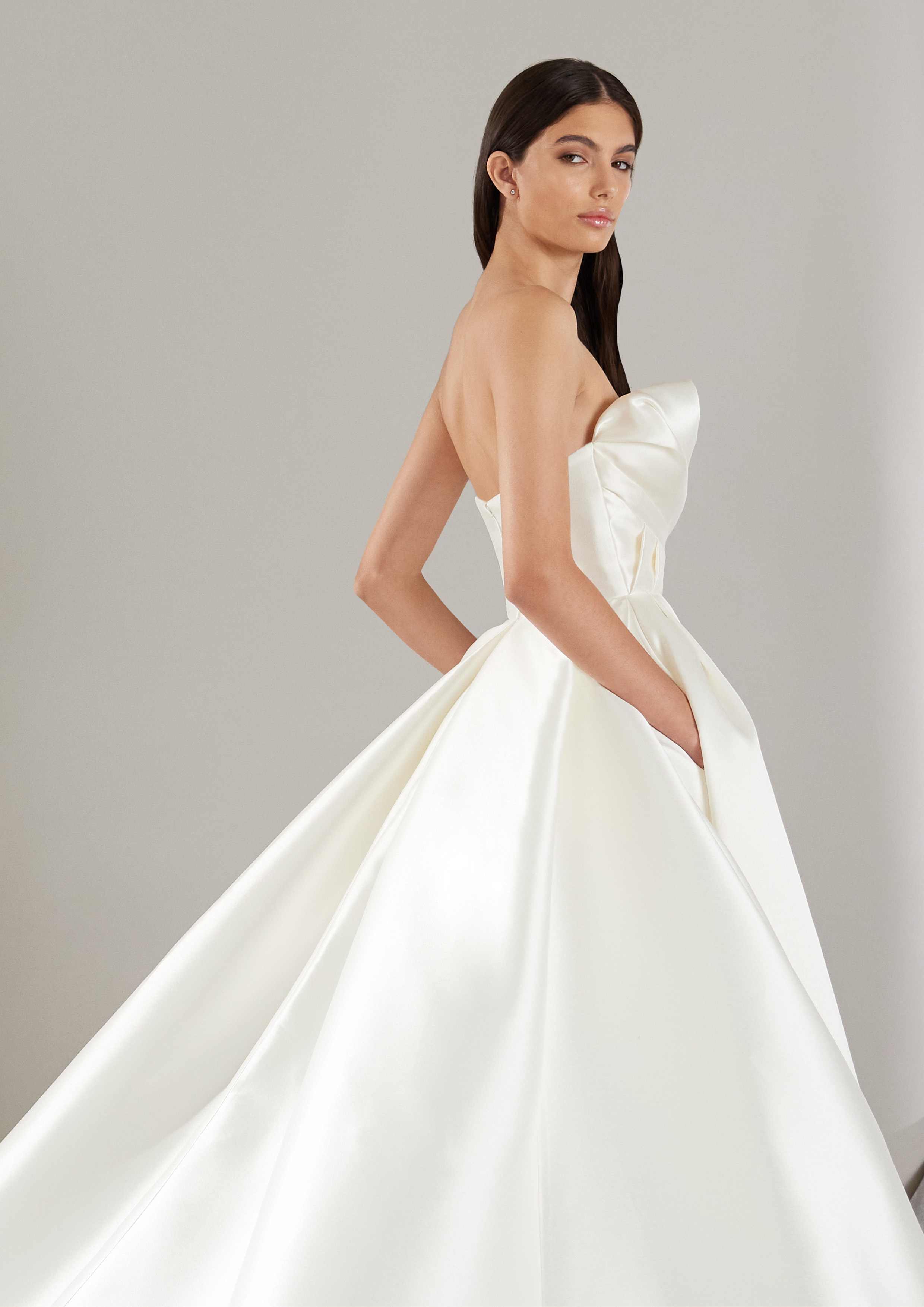 Pronovias: Khloe - Image 4