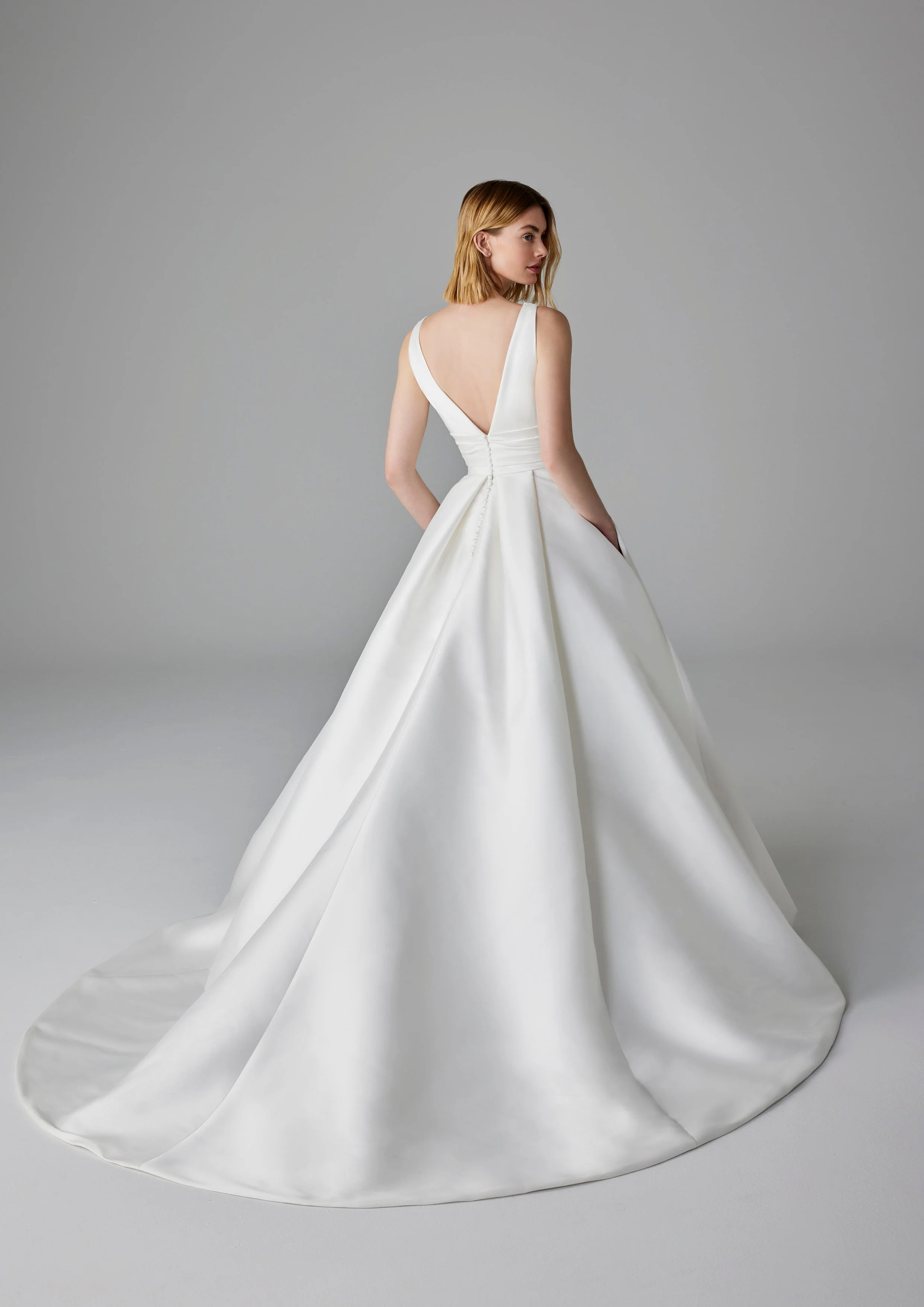 Pronovias: Lumineuse - Image 2