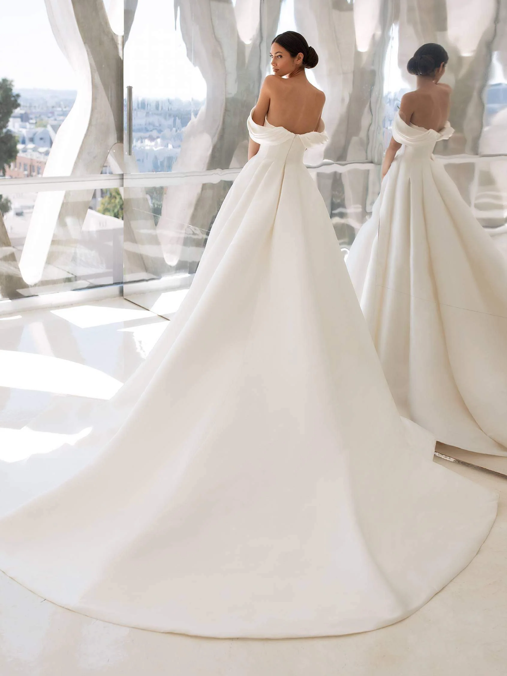 Pronovias: Lynn - Image 2