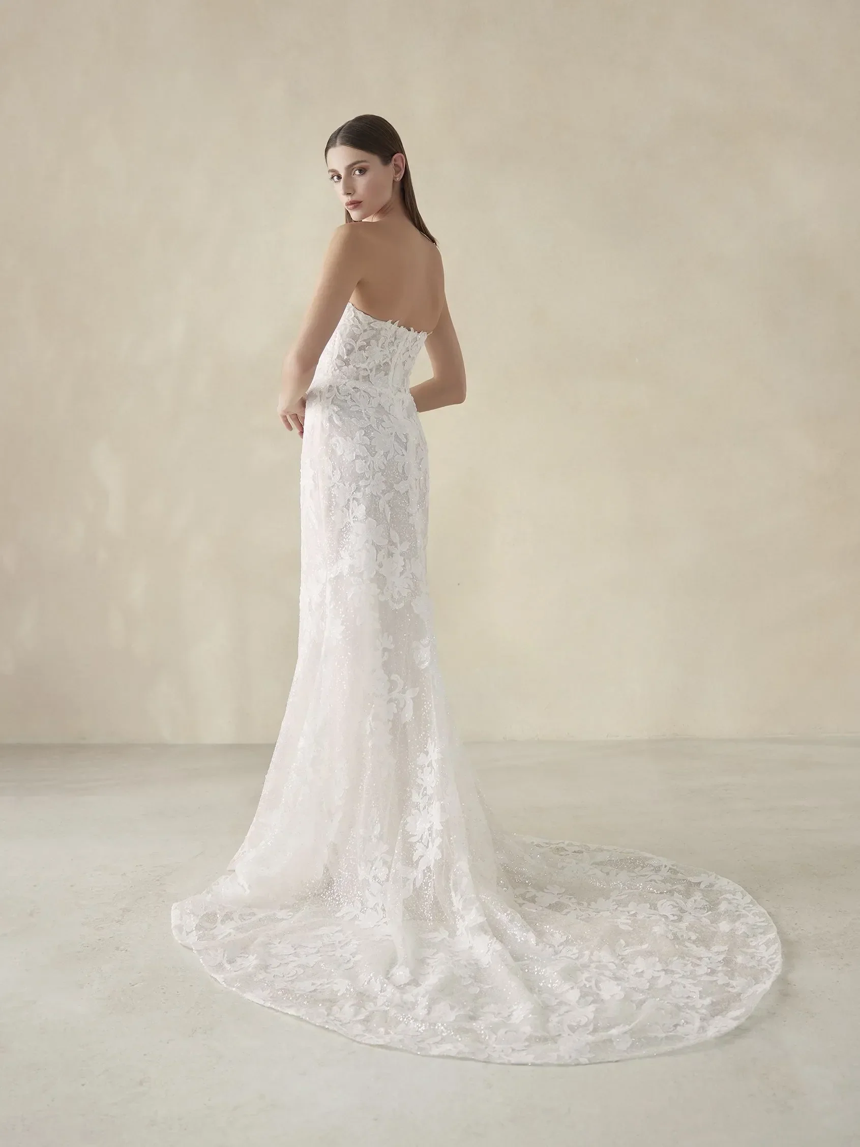 Pronovias: Oakley - Image 2