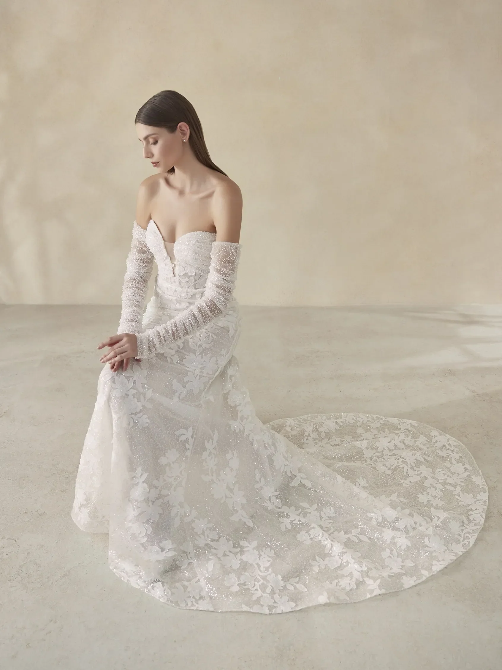 Pronovias: Oakley - Image 4