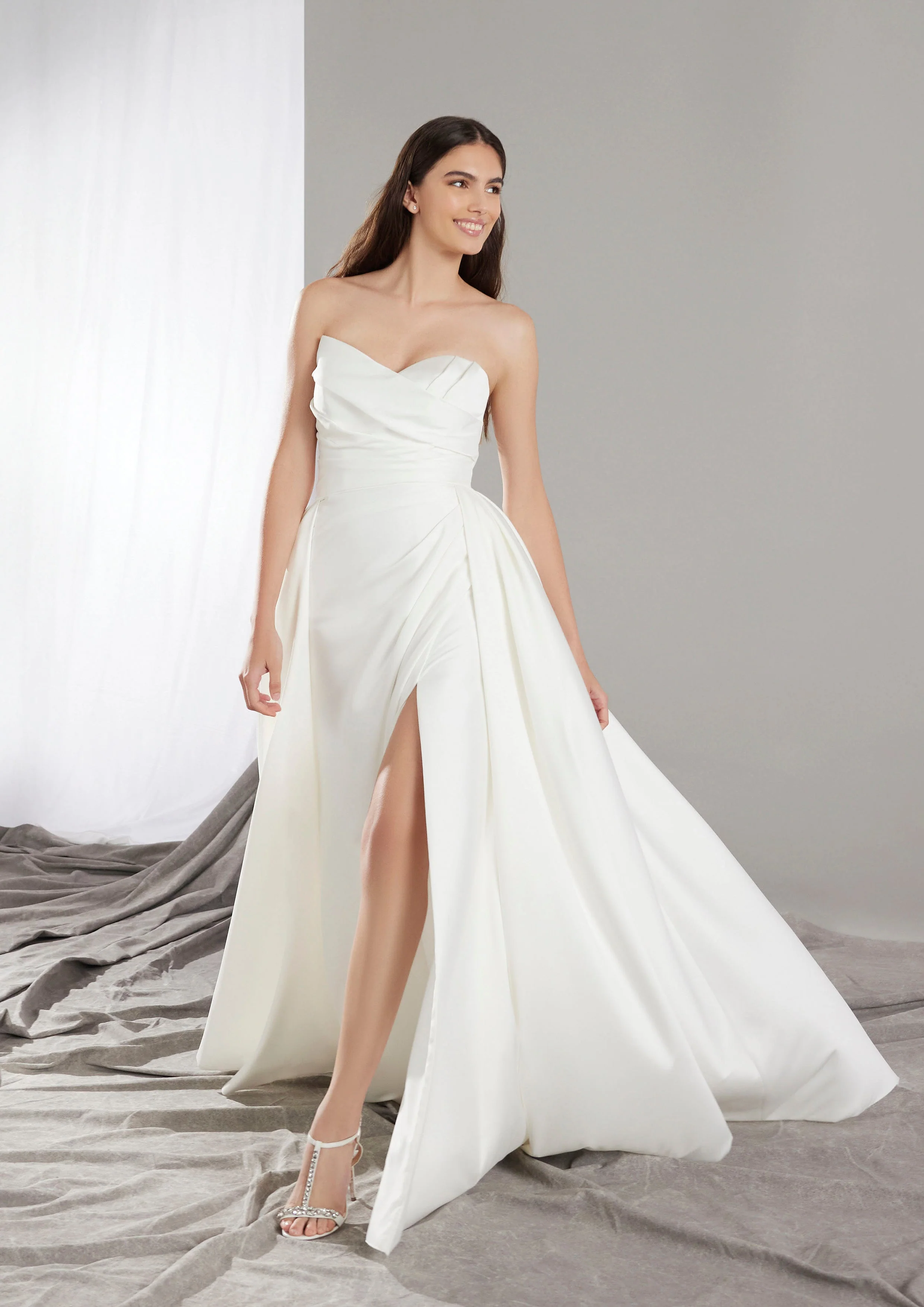 Pronovias: Onary - Image 3