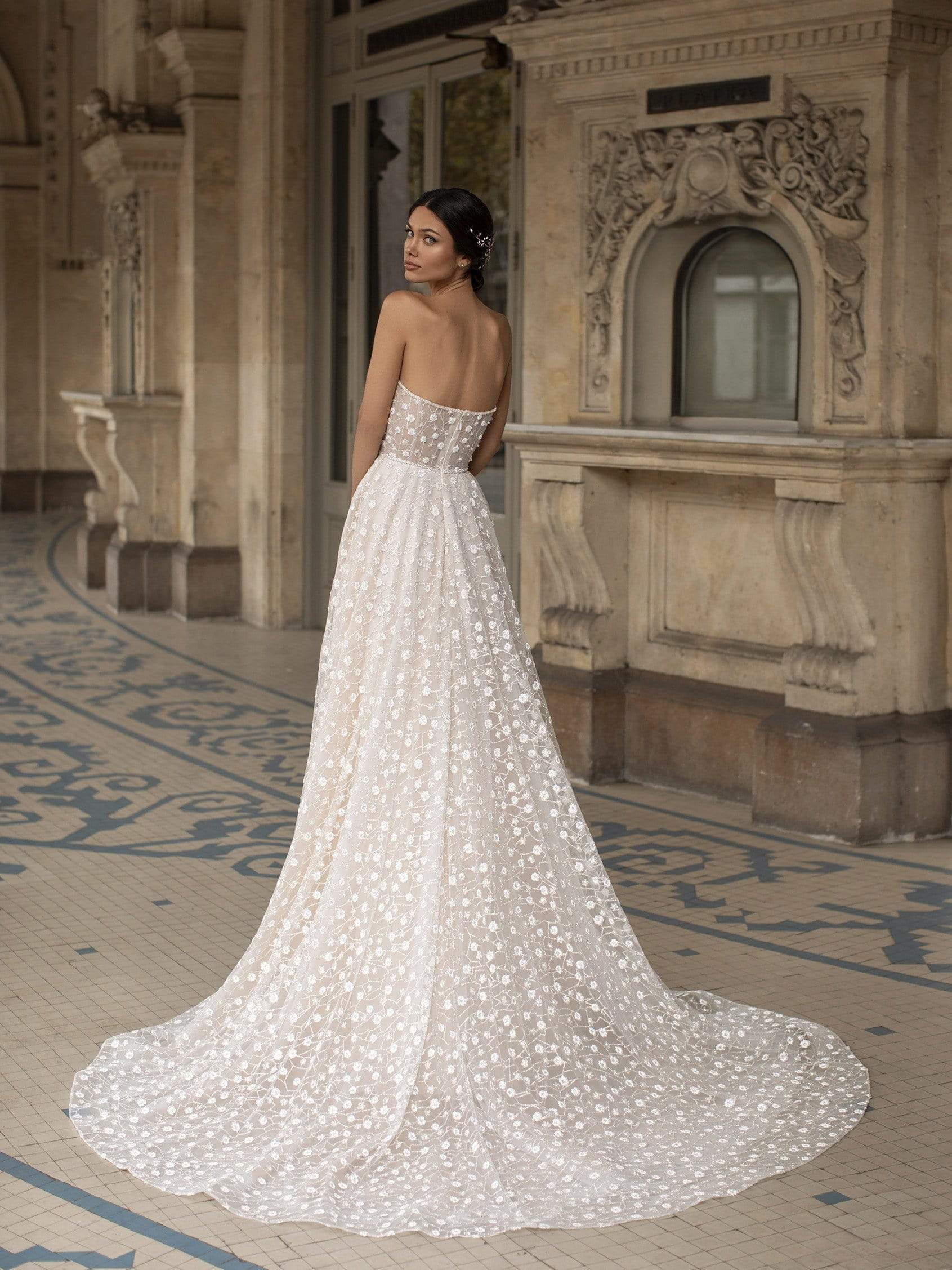 Pronovias Privee: Hopkins - Image 2