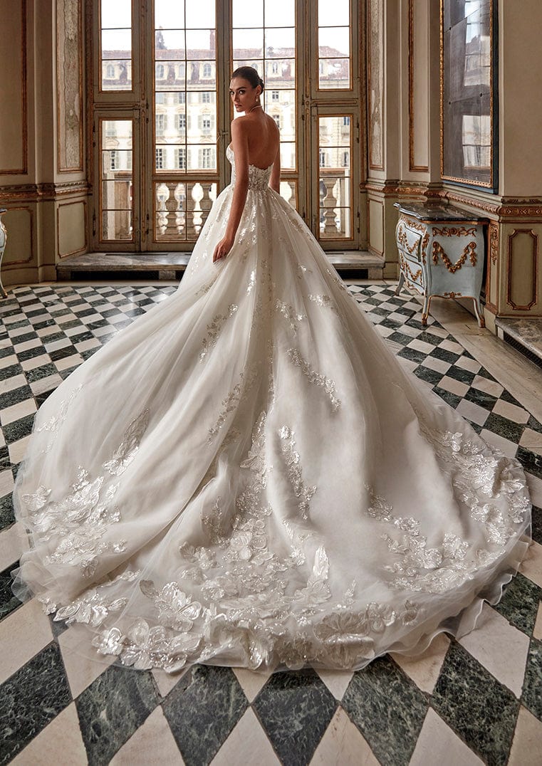Pronovias Privee: Ammolite - Image 2