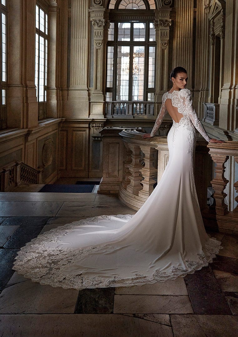 Pronovias Privee: Absidian - Image 2