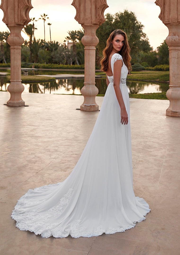 Pronovias: Lolland - Image 3