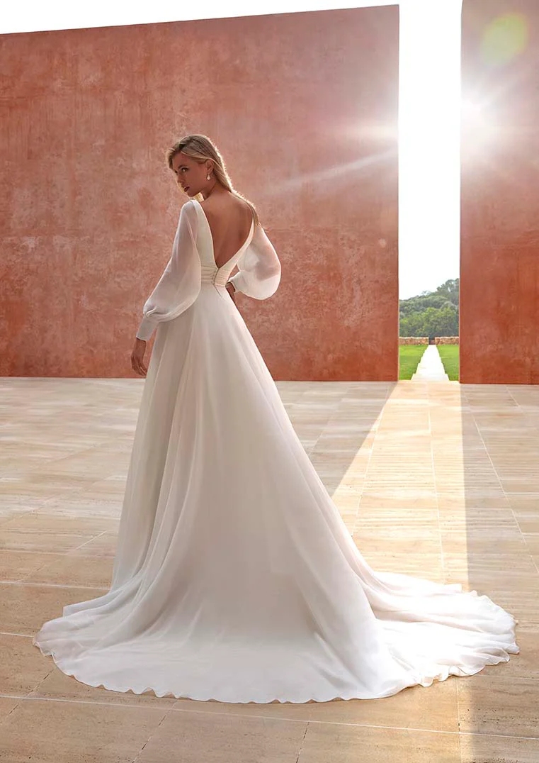 Pronovias: Asmara - Image 2