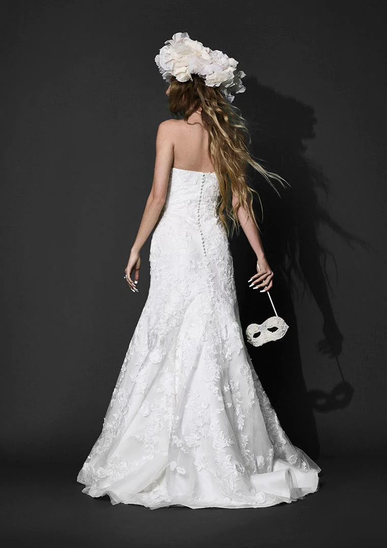 Vera Wang: Wallis - Image 2