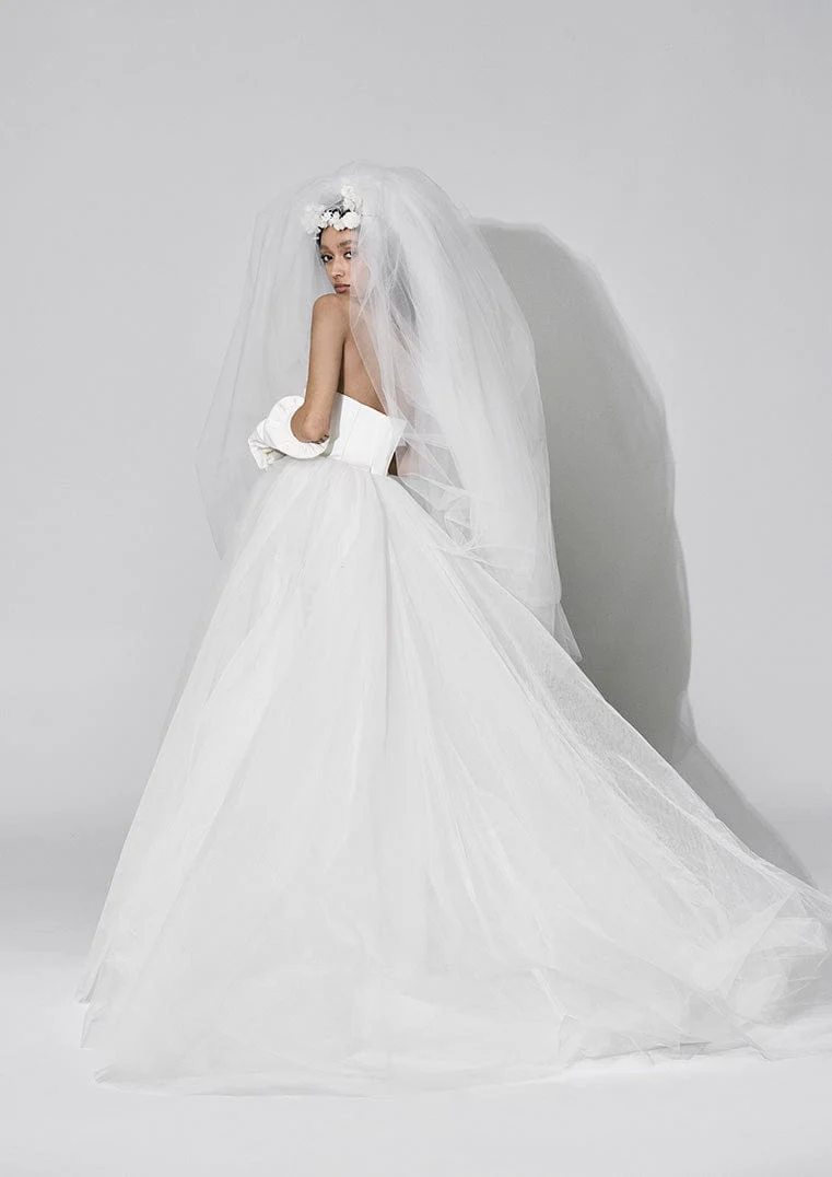 Vera Wang: Sunday - Image 2