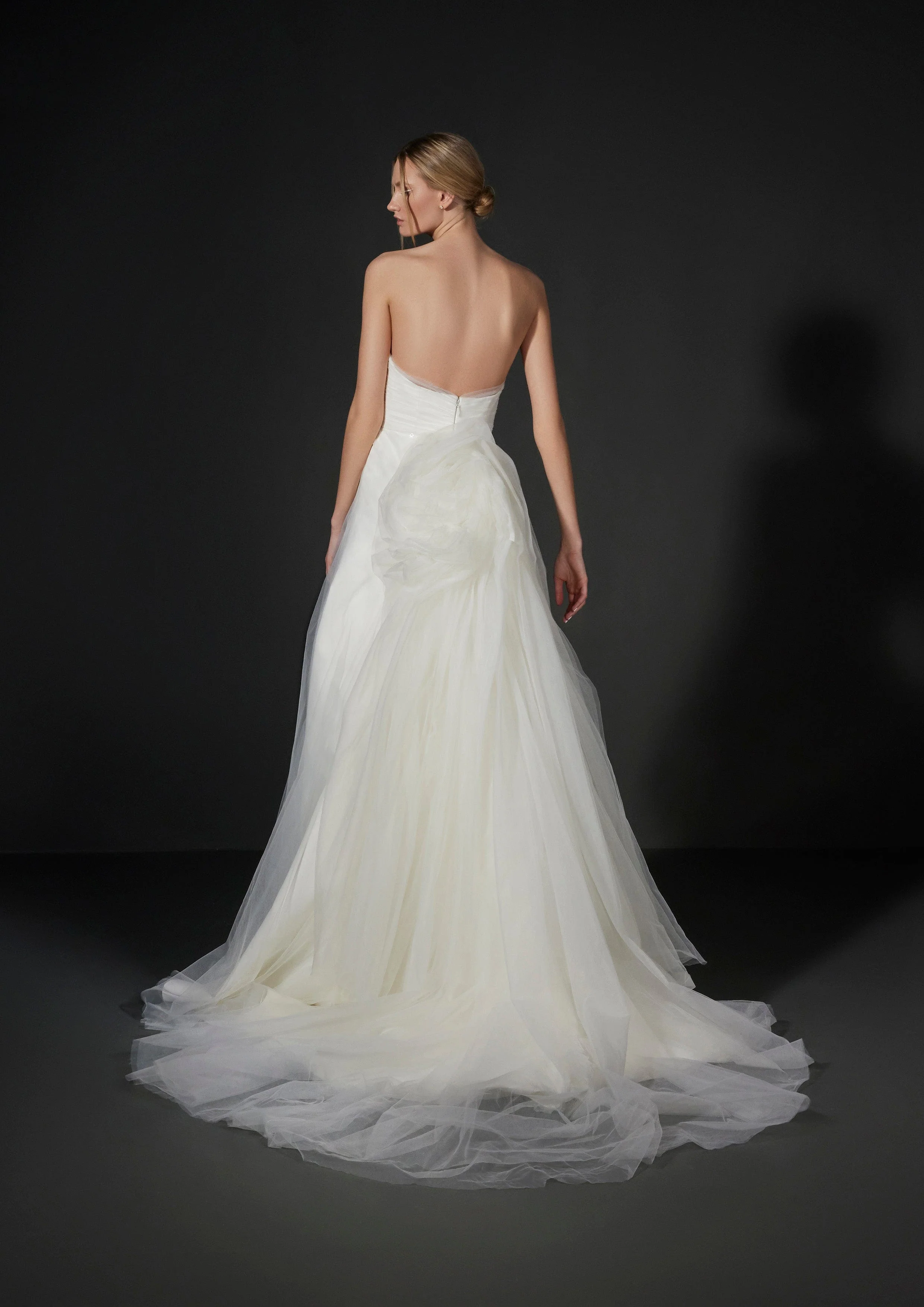 Vera Wang: Niels - Image 2