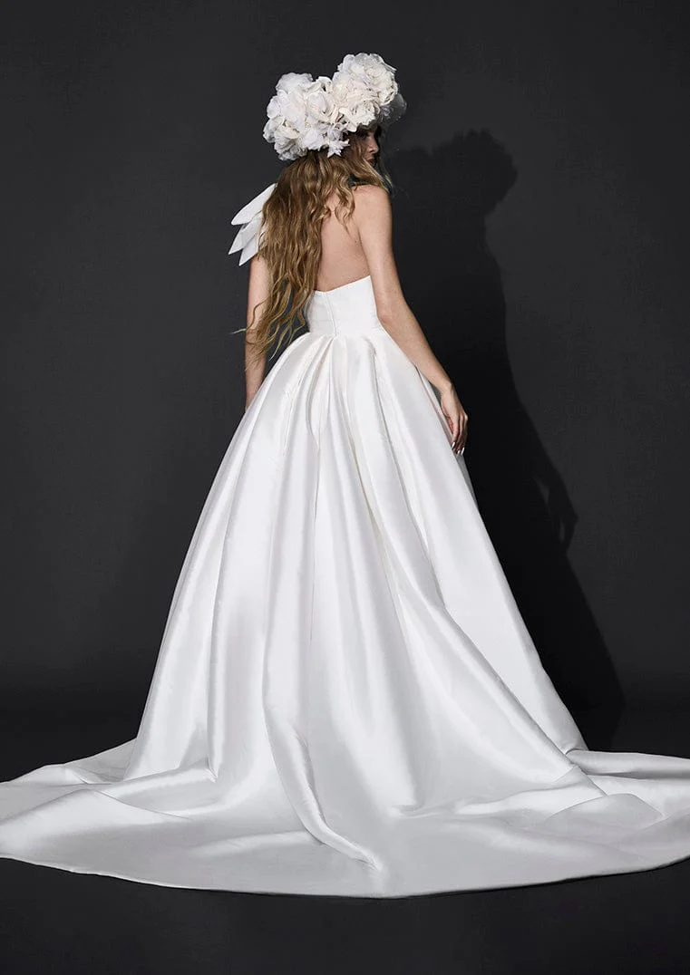 Vera Wang: Eyre - Image 2